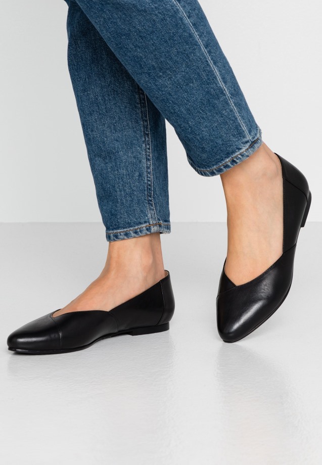 Black/Leopard Gabor Ballet Pumps