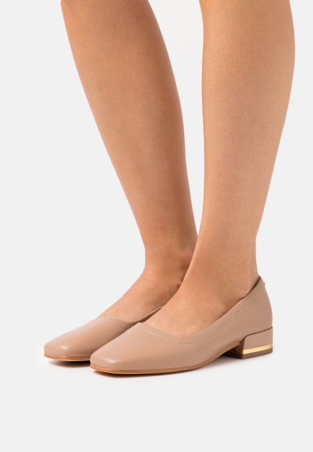 Caramel Gabor Classic Heels