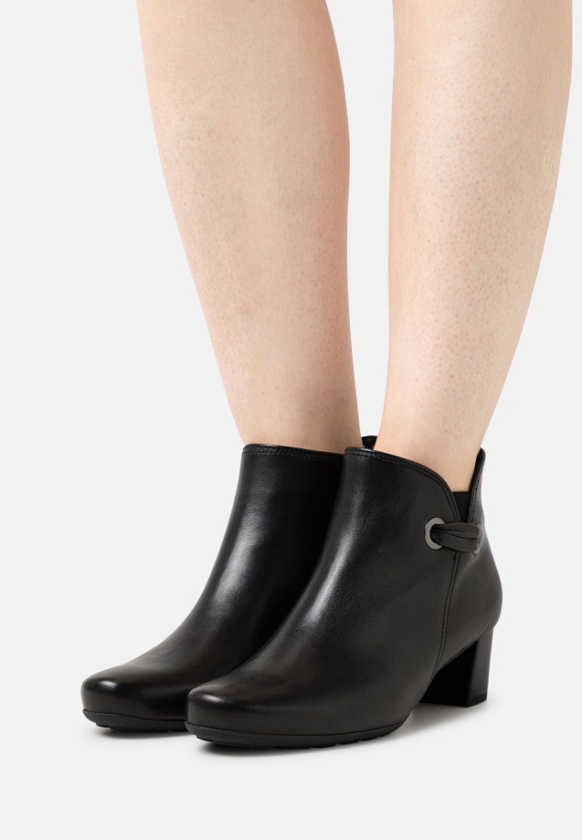 Gabor Black Cowboy/Biker Ankle Boot