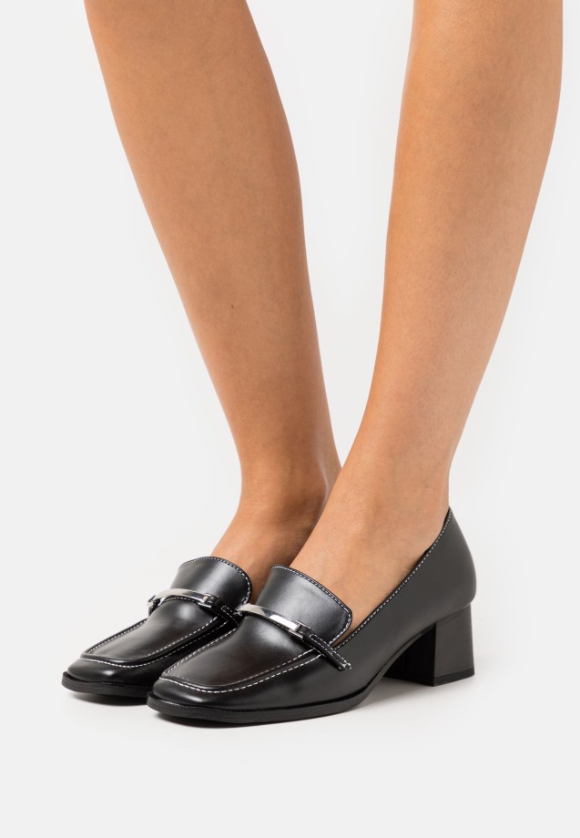 Gabor Classic Heels Camel