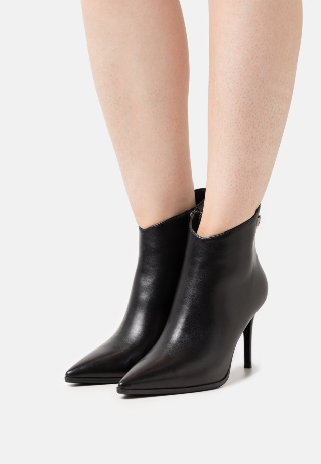 Gabor Pumps Classic Heels Black