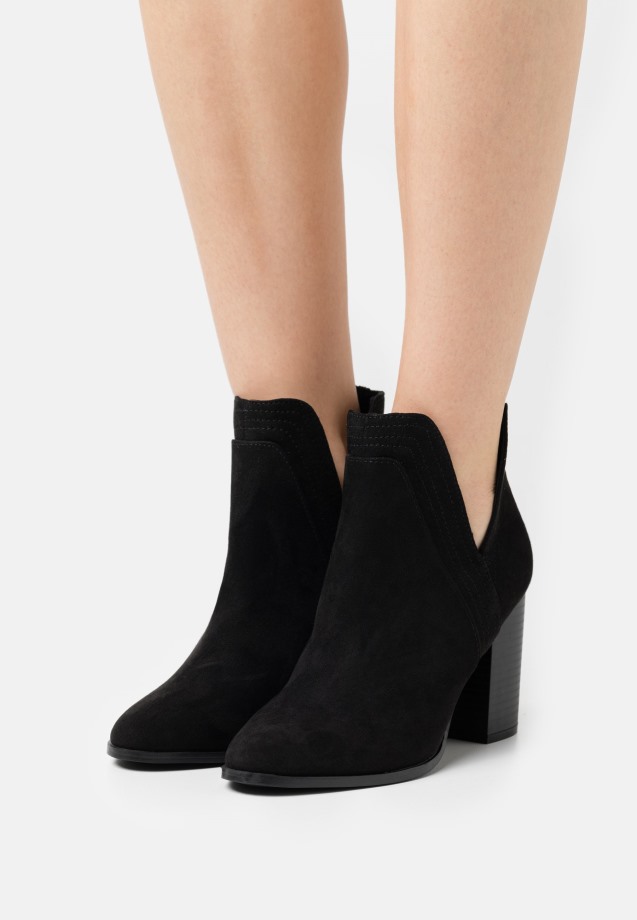 Gabor Pumps Classic Heels Black