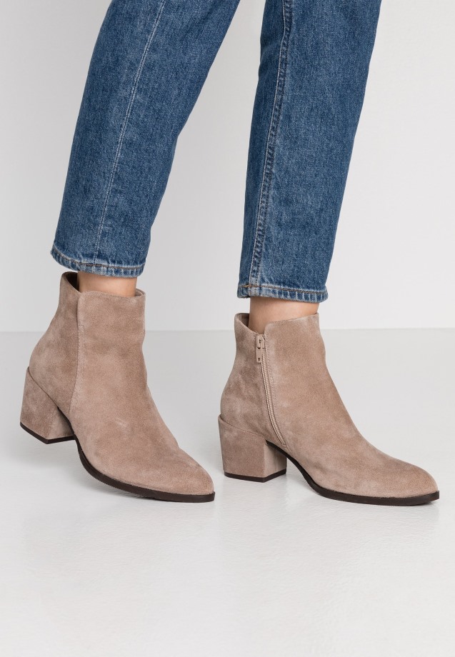 Gabor Salbei Classic Ankle Boots