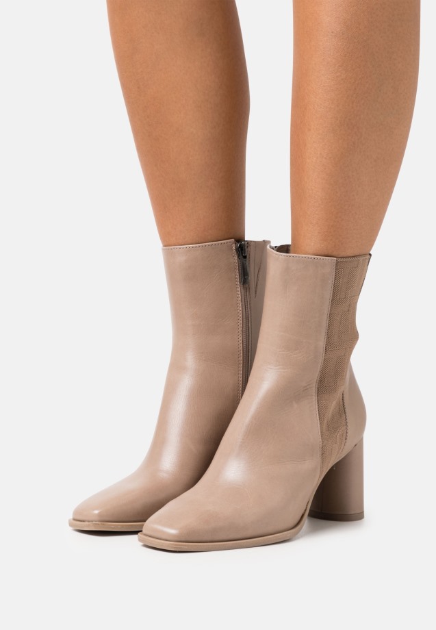 Gabor Salbei Classic Ankle Boots