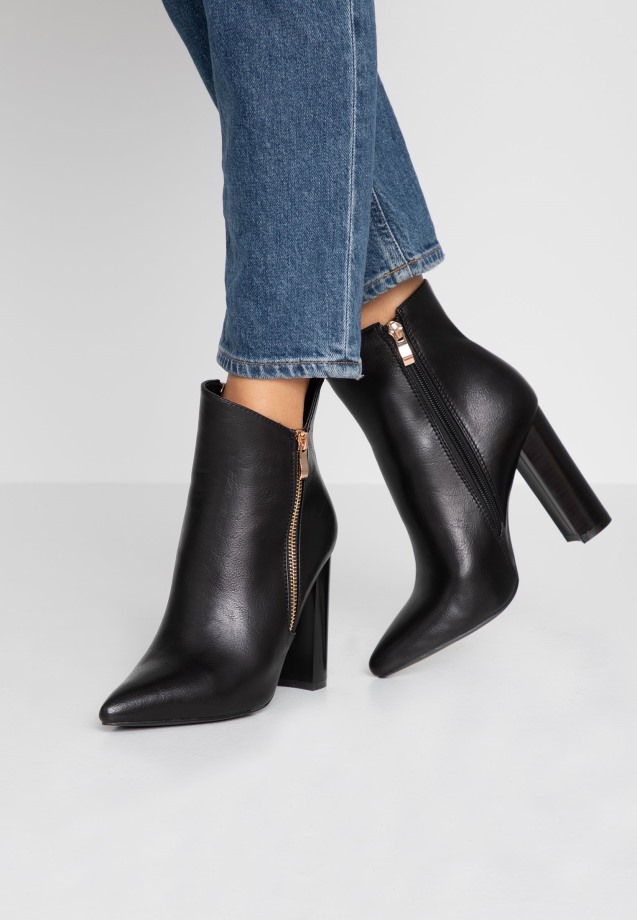 Ivory Gabor Classic Heels