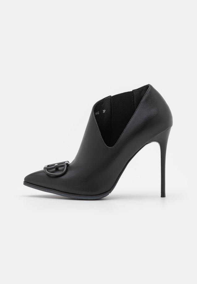 Ivory Gabor Classic Heels
