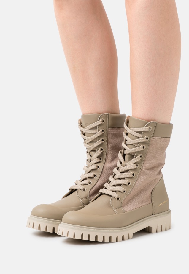 Kiesel Gabor Lace-Up Ankle Boots