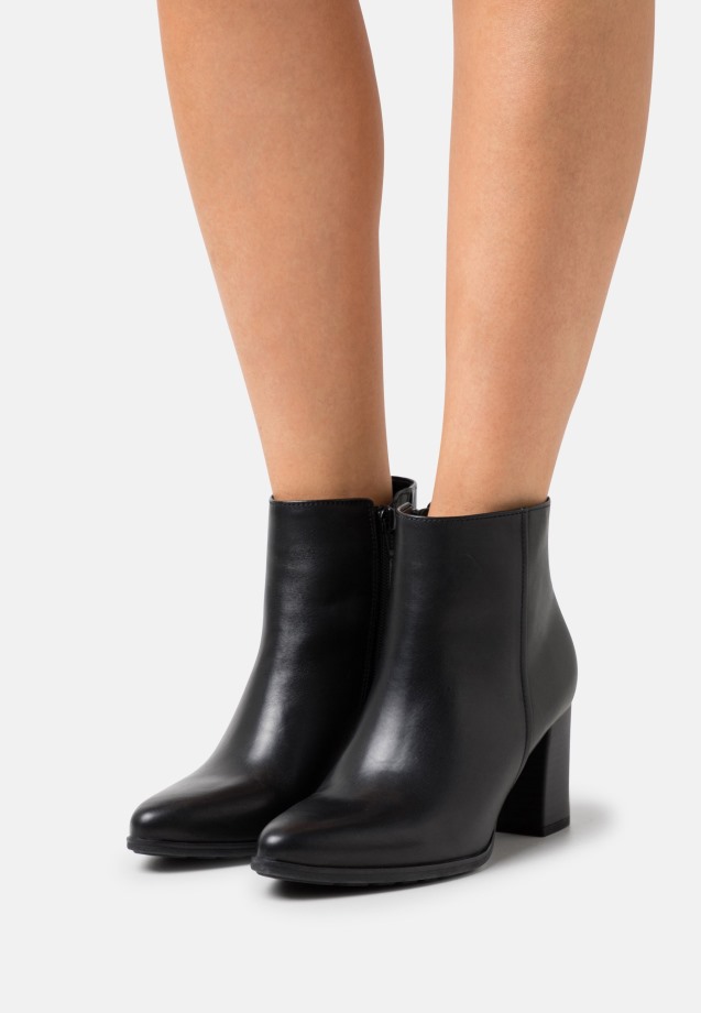 Lace-Up Ankle Boots Black Gabor Women