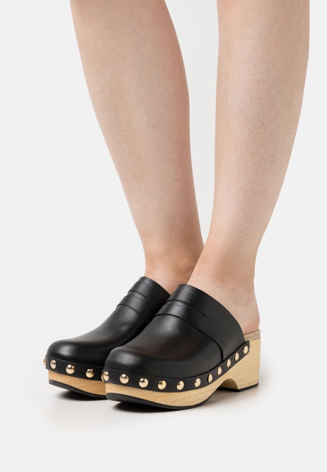 Nude Clogs Gabor