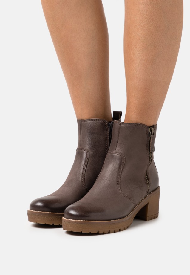 Peanut Lace-Up Ankle Boots Gabor