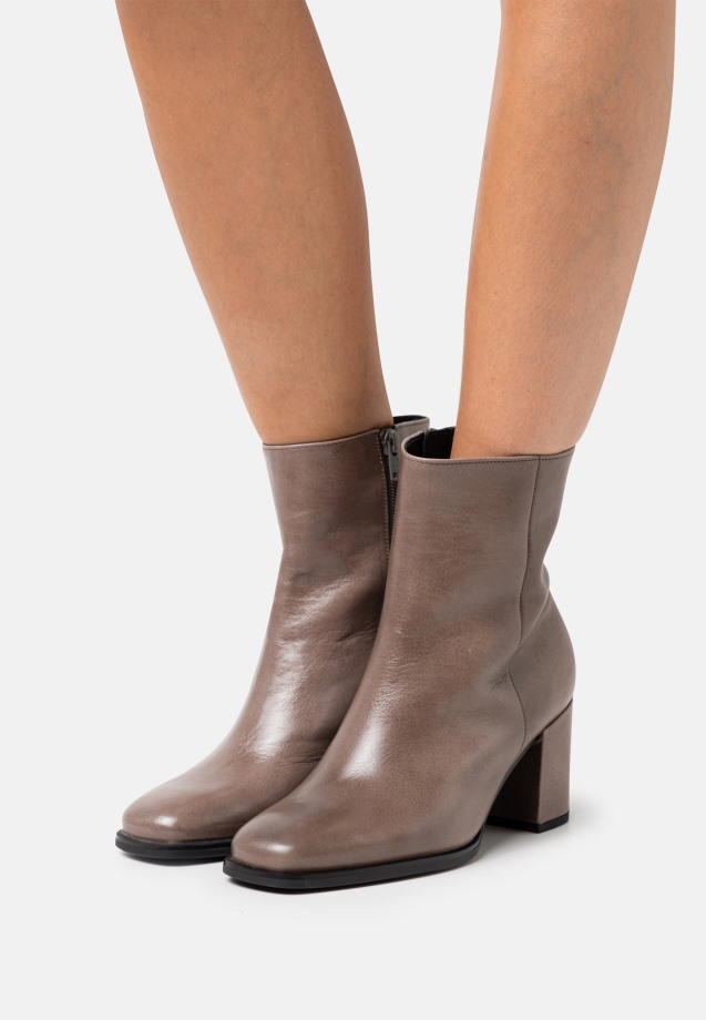 Gabor Classic Ankle Boots Taupe